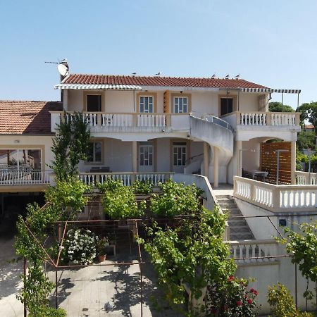 Rasin Apartments باكوشتاني المظهر الخارجي الصورة