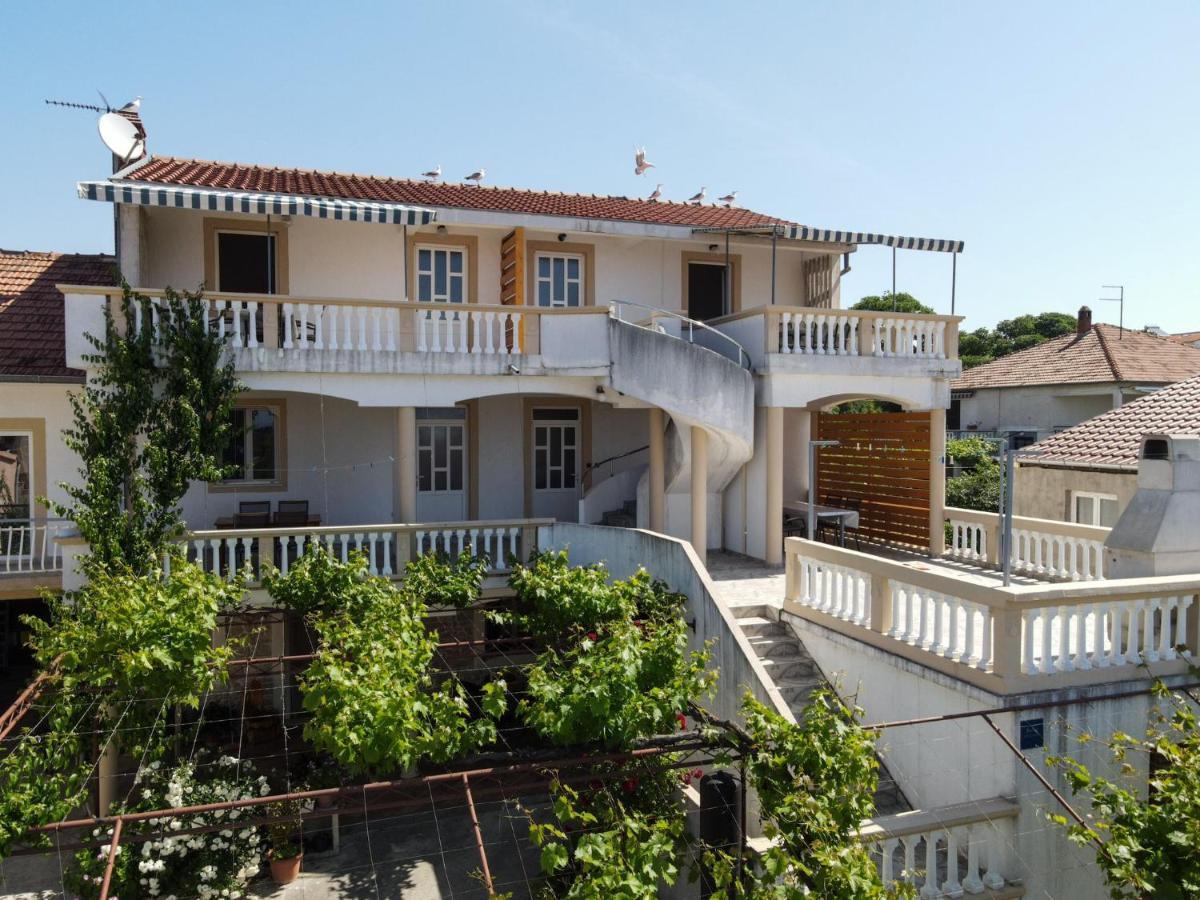 Rasin Apartments باكوشتاني المظهر الخارجي الصورة
